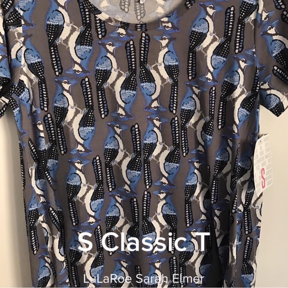 2/$20 NWT LuLaRoe Classic T Small bluebirds